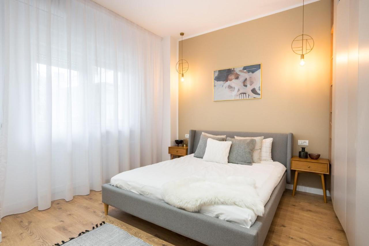 Crystal 3Bdr Apartment In Center Бухарест Экстерьер фото