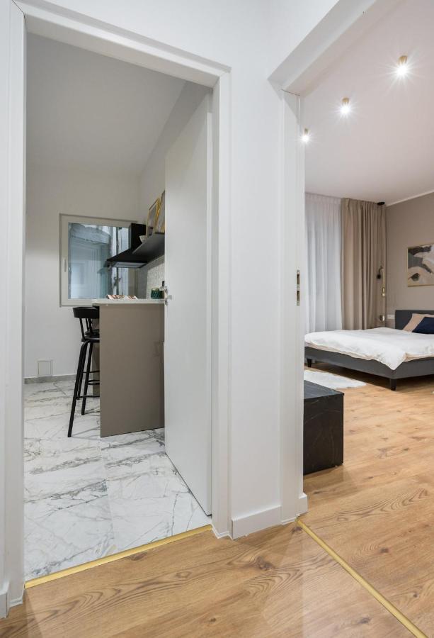 Crystal 3Bdr Apartment In Center Бухарест Экстерьер фото